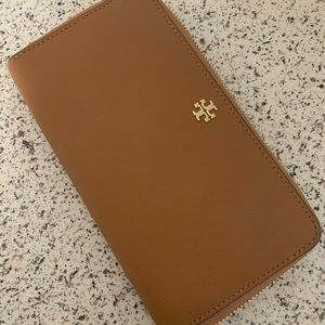 Tory Burch wallet
